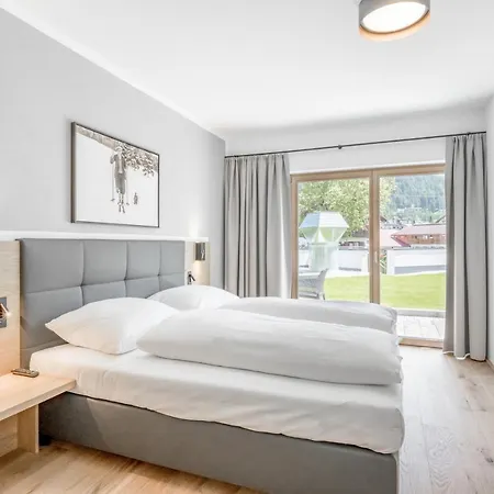 Alpenparks & Alpina Seefeld Aparthotel 4*