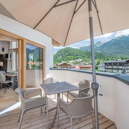 Alpenparks & Alpina Seefeld 公寓式酒店 4*