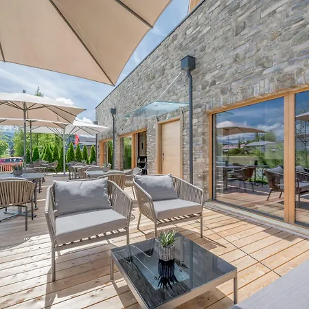 Alpenparks & Alpina Seefeld 公寓式酒店