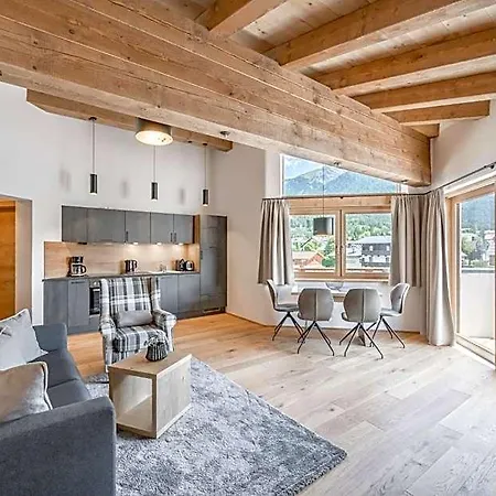Alpenparks & Alpina Seefeld Aparthotel 4*