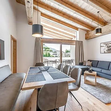 Alpenparks & Alpina Seefeld Aparthotel 4*