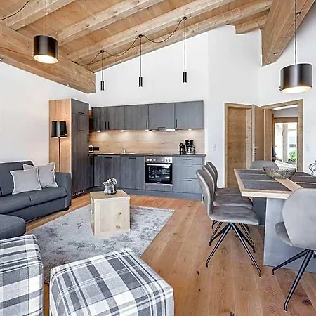 Alpenparks & Alpina Seefeld Aparthotel 4*