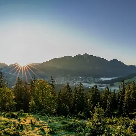 Alpenparks & Alpina Seefeld 公寓式酒店 4*